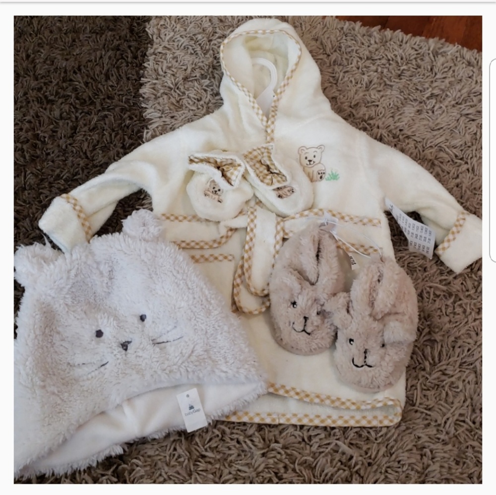Nwt koala Baby bathrobe towel
